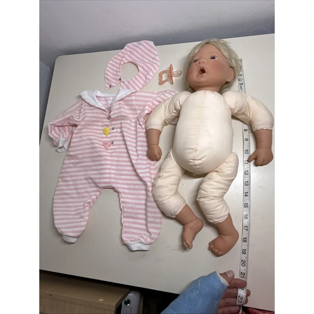 Vintage Lee Middleton Doll Realistic Newborn Honey Love (Awake Girl) Rotate Limb